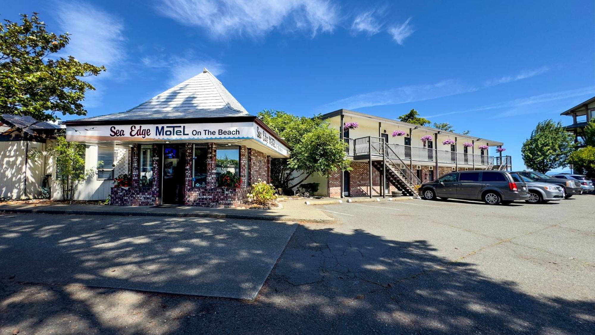 Sea Edge Motel Parksville Ngoại thất bức ảnh