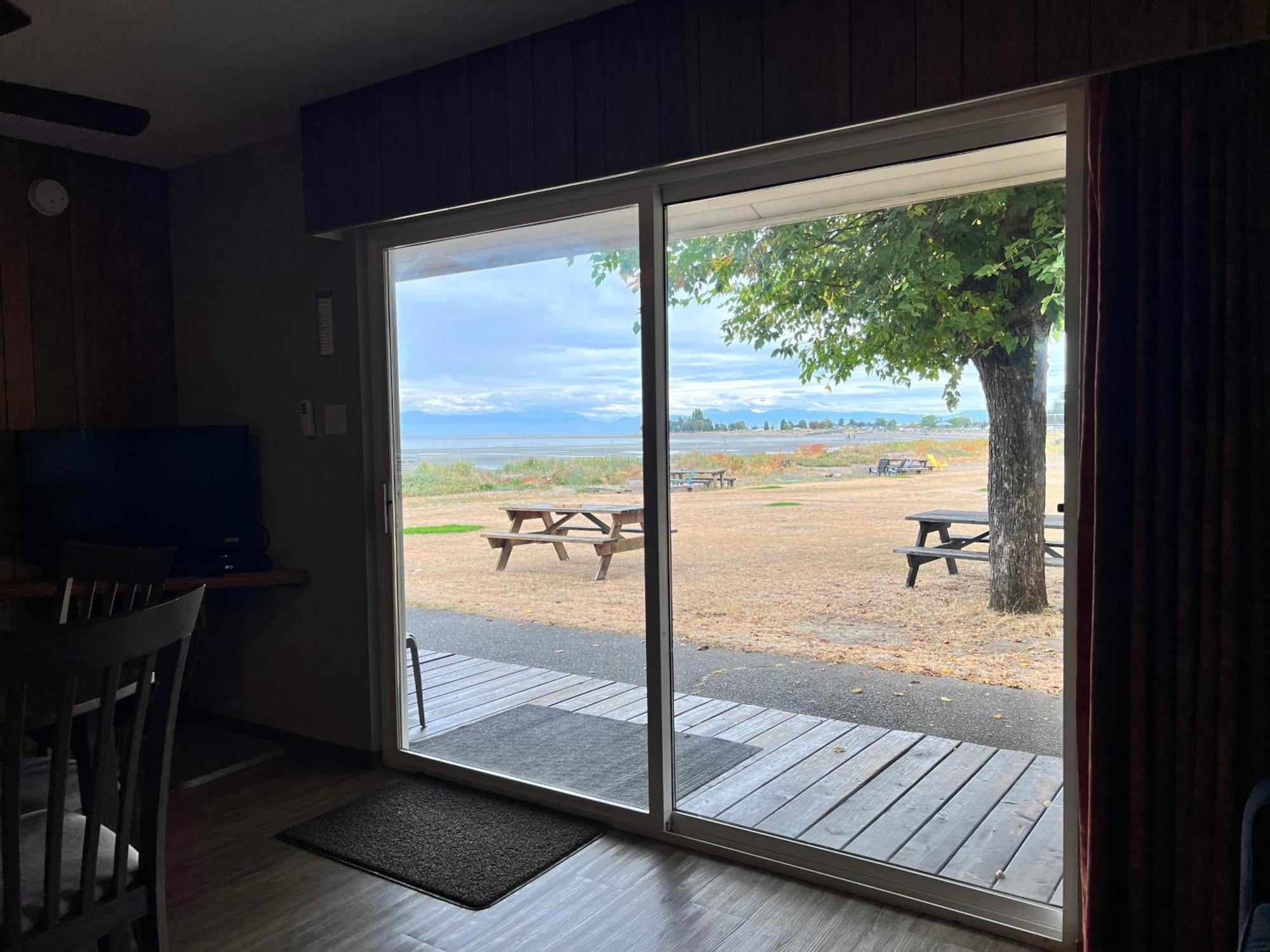 Sea Edge Motel Parksville Ngoại thất bức ảnh